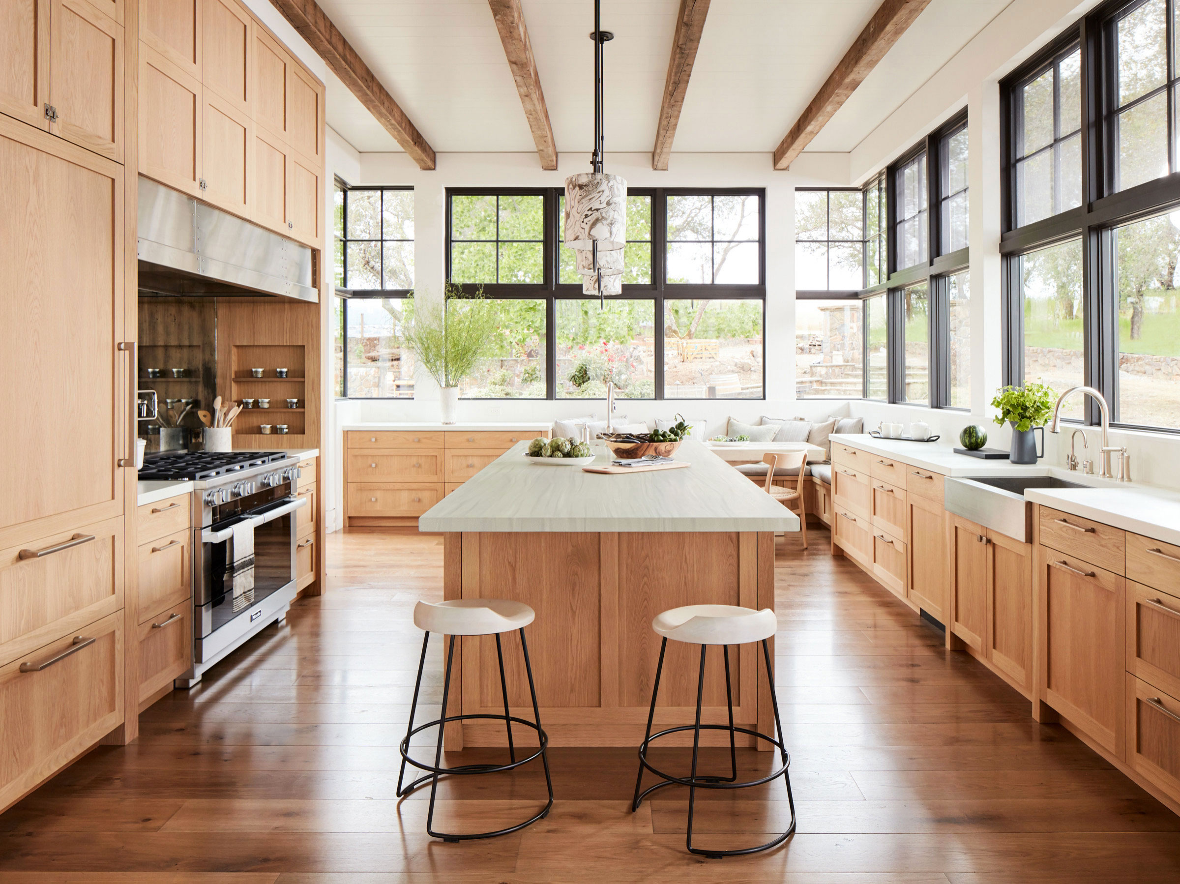 Solid Surface in The Hospitality Industry: Creating Luxurious Spaces